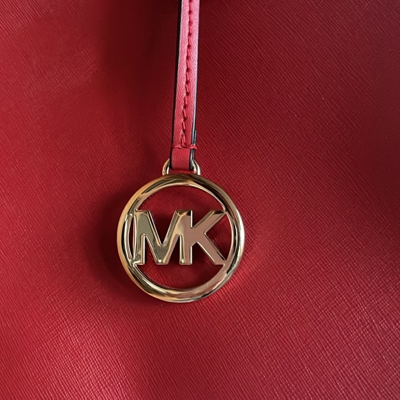 Michael Kors purse - Picture 2 of 11